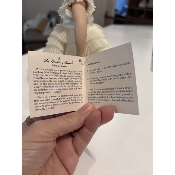 Vtg Danbury Mint Shirley Temple Movie Classic BABY TAKE A BOW 10" Porcelain Doll - Picture 6 of 9